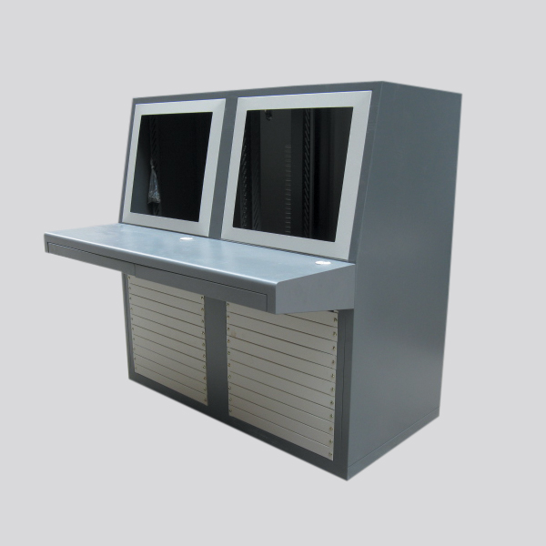 監(jiān)控操作臺(tái).