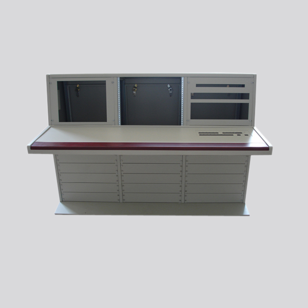 監(jiān)控操作臺